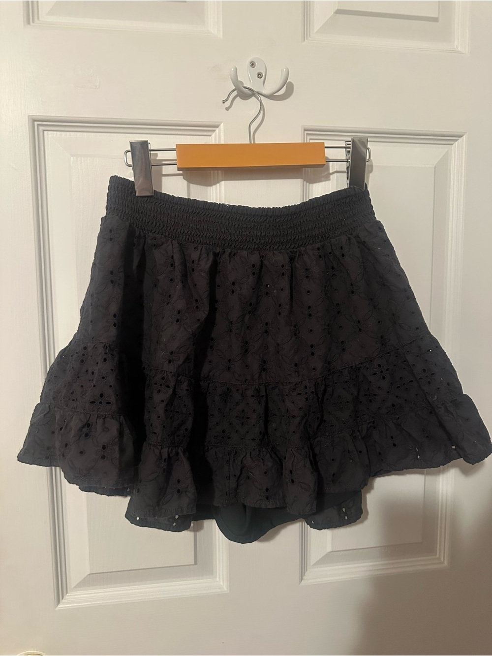 America Eagle Black Eyelet Tiered Mini Skort